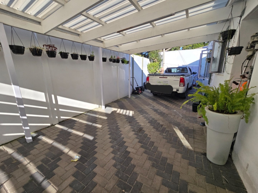 3 Bedroom Property for Sale in Kenwyn Western Cape